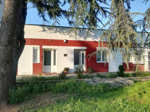 Tiszaujvaros Apartment | Eco-Friendly Juniperus Apartman with Ocean View & Hot Tub