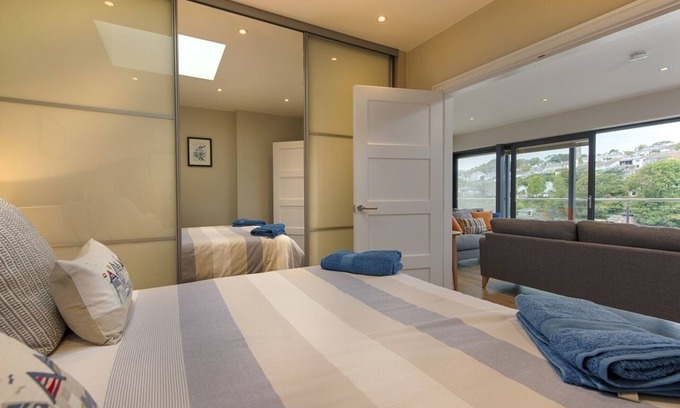 Newton Ferrers Cottage | Junket Studio: Pet-Friendly Retreat with Ocean Views