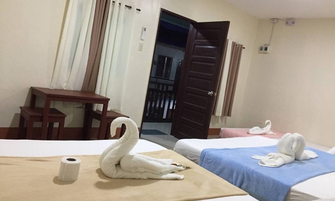Tawala Bed & Breakfast | Junlyn APartelle Barkada Roomnn
