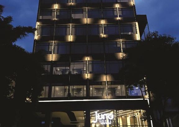Kebon Kacang Hotel | Explore Juno Tanah Abang Jakarta: Family-Friendly Retreat