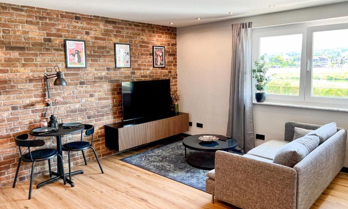Trier-West/Pallien Apartment | Red Rock Apartments with Kitchen, Parking & Netflix Access