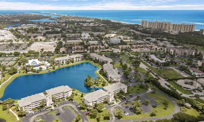 Jupiter Bay House | Ocean View Getaway at Jupiter Bay D209: 9/10 Rated Retreat