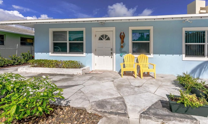 Jupiter House | Jupiter Gem: Steps to Intracoastal with Oceanfront Views