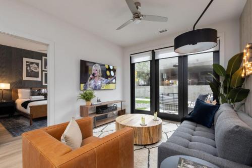 West End House | Discover Jupiter - Odyssey: Family-Friendly in Midtown