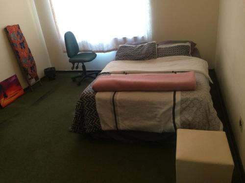 Sunnyside House | Budget-Friendly Jupiter Room: Perfect for Families!