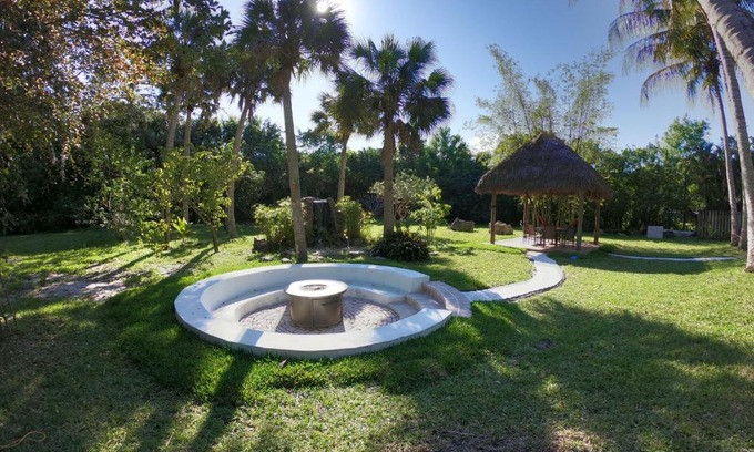 Jupiter Farms House | Jupiter Waterfalls: Updated Retreat with Pool & Ocean Views