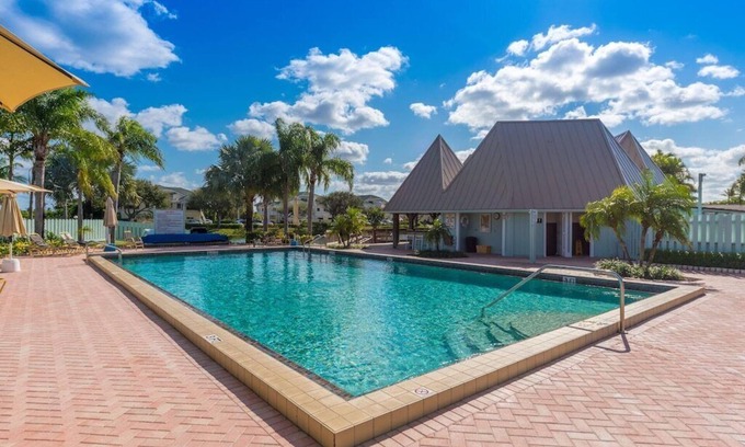 Bella Vista Condo | Coastal Paradise by JupRent: Oceanfront Haven for Families