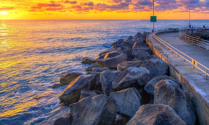 Bella Vista Condo | Ocean Walk Paradise: 3BR Oasis with Pool & Ocean Views