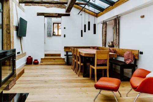 Riedenburg Ski Chalet | Pet-Friendly Jura-Chalet: Ideal for Families and Pets