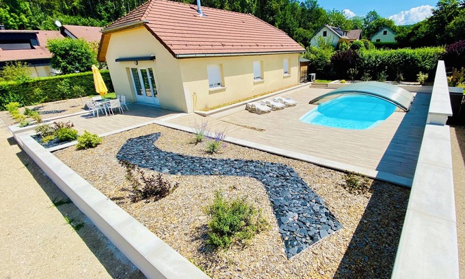 Marigny House | JURA - Lac de Chalain - Recent house with swimming pool PMR 6 persons