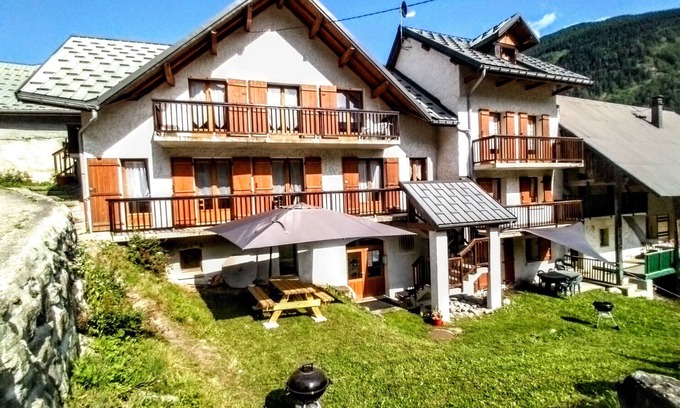 Saint-Colomban-des-Villards Apartment | Connected Comfort: 5 Minutes from Domaine des Sybelles!