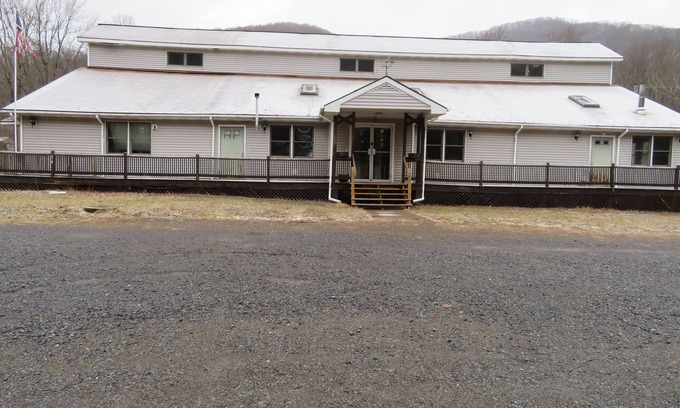 Benton Bed & Breakfast | Convenient Getaway Near Ricketts Glen with Breakfast Included