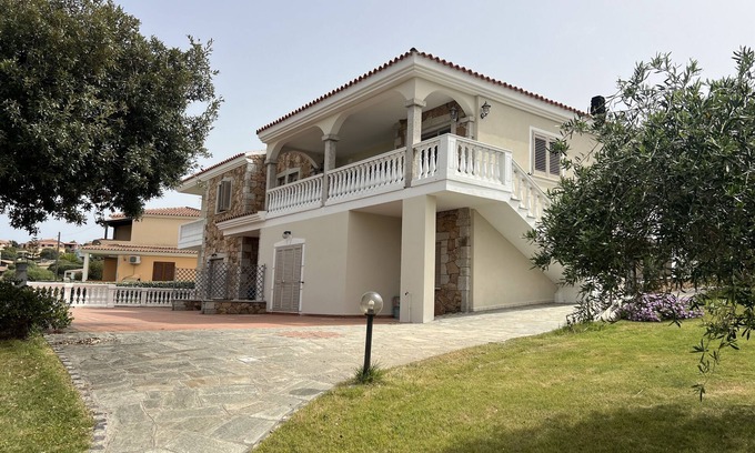 Tanaunella Villa | Seaside Retreat: Steps from Tavolara's Pristine Beach