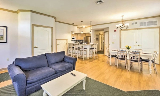 Sheboygan Villa | Steps from Lake Michigan with Ocean View & Spa Amenities