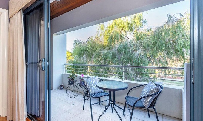 South Perth House | Scenic Stay Steps from Coode St Jetty on Swan River