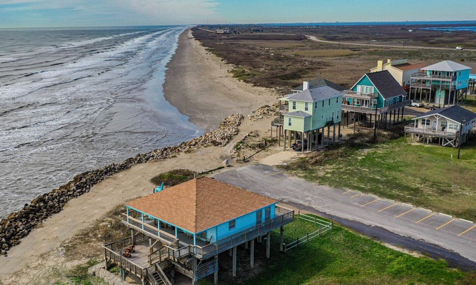 San Luis House | Scenic Ocean View Getaway at San Luis Pass, Freeport TX