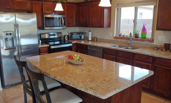 San Tan Valley House | Golf Retreat at "Just Fore You" – Enjoy Scenic Mountain Views