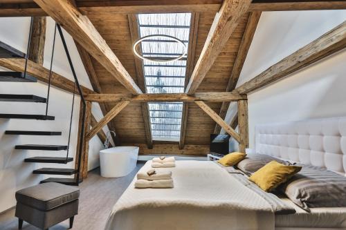 Jimramov House | Discover Just Jimramov: Pet-Friendly Retreat with Great Amenities