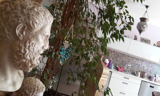 Karsiyaka Condo | Enchanting Stay at Just Like Alice in Wonderland