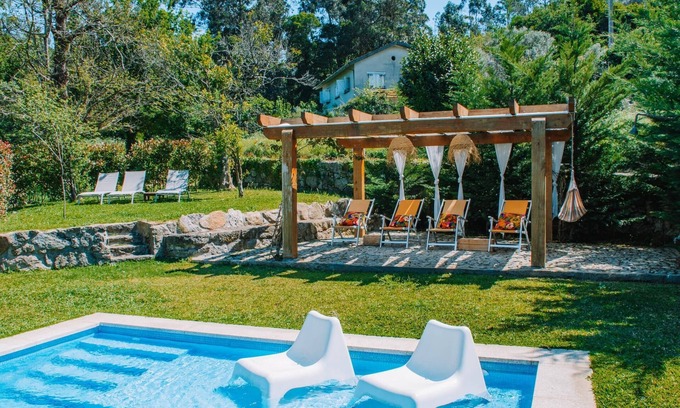 Lanhelas Villa | Comfortable Stay at Casa da Helena with Ocean View & Pool