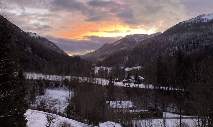 Aschau im Chiemgau Apartment | Mountain-View Vacation Apartment with Spa & Kitchen Amenities