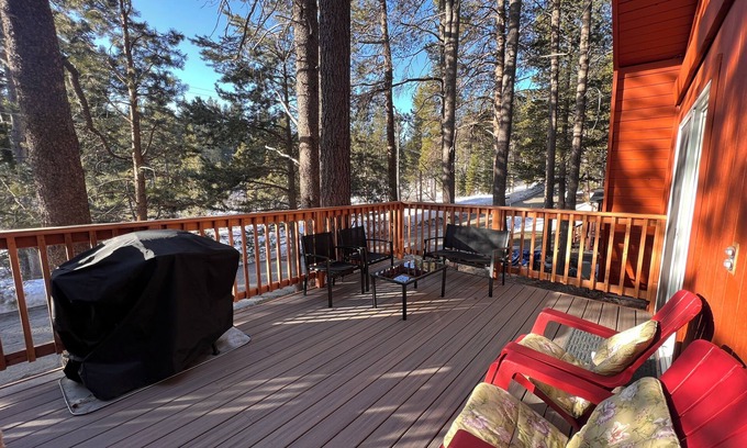 North Upper Truckee House | Just Listed! Forest View Dog Friendly 2-Bedroom House Near Heavenly And Lake