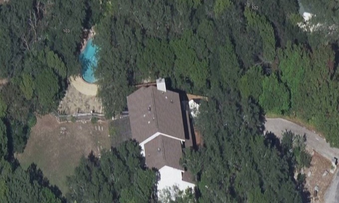 Woodlake Trails House | Inviting Hill Country Home with Pool in West Austin