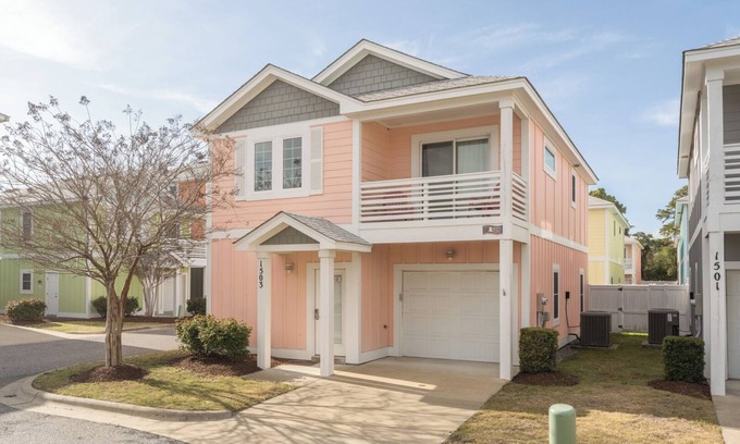 Bermuda Bay House | Relaxing Retreat at Devonshire Place - Pool & Beach Access