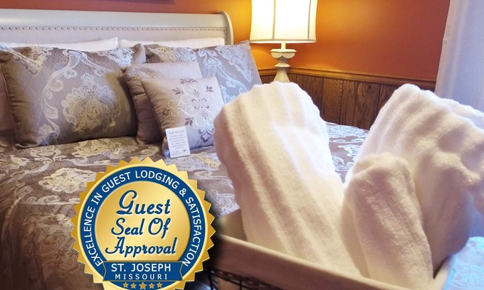 St. Joseph House | Ideal Two-Bedroom Retreat with Kitchen & Breakfast Included