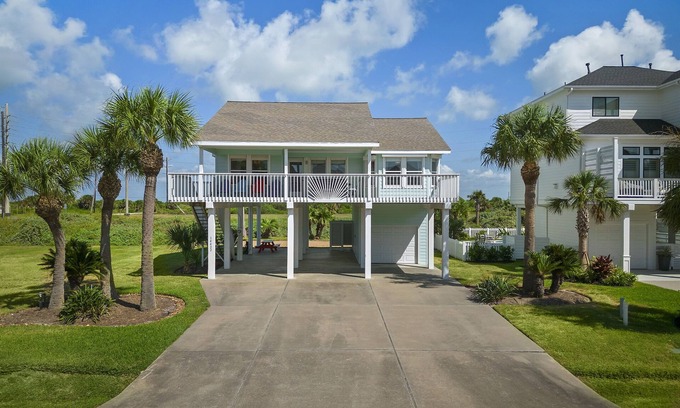 Galveston House | Family-Friendly Retreat at Pirates Beach West - Pet Welcome!