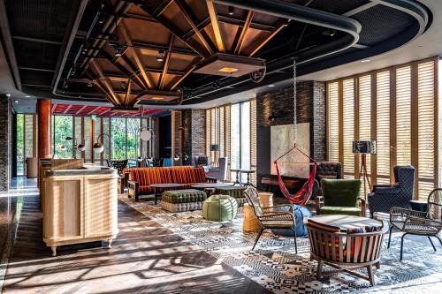 Rende District Hotel | Discover Just Sleep Tainan Hushan: Family-Friendly Retreat