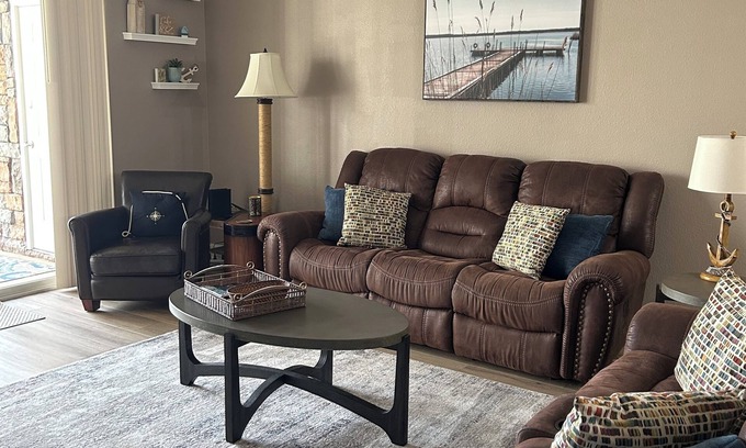 Osage Beach Condo | Steps from Pool with Boat Slip & 5-Star Guest Reviews