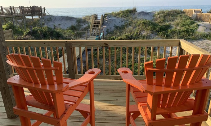 North Topsail Beach House | Just Steps from the Ocean - Guest Rated 10/10 with Pool