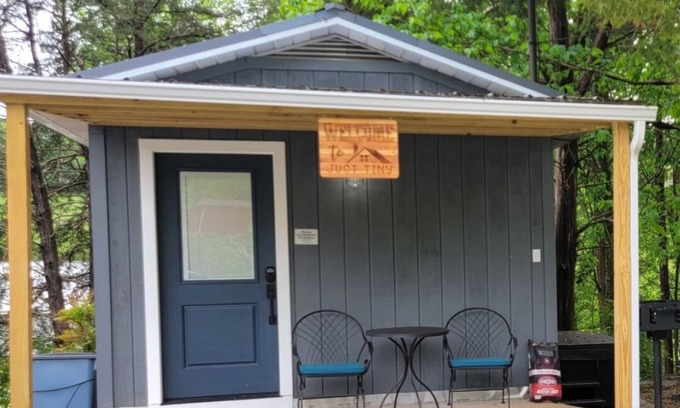 Dandridge Apartment | Charming Retreat: Tiny Space with Big Appeal & Breakfast