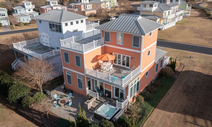 Cape Charles House | Beachside Retreat with Pool Access and Ocean Views!