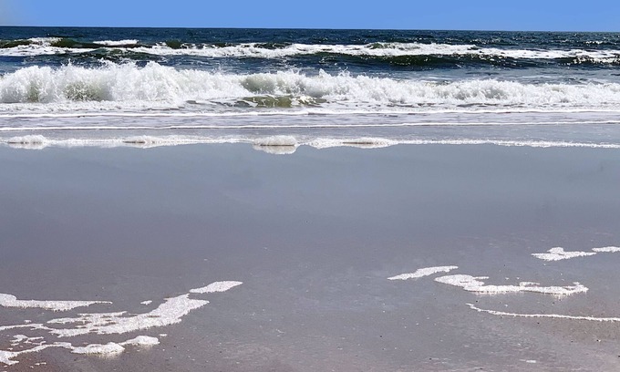 St. Augustine Beach Condo | Recently Updated Beachfront Condo with Pool and Spa Access