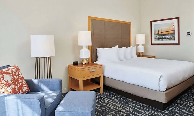 Berkeley Hotel | Your Ideal Getaway: Pets Welcome & Bike Rentals Available!