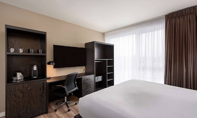 Central Area Hotel | Perfect Getaway: Pet-Friendly with Onsite Parking & Spa!