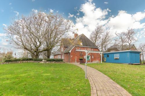 Emmelsbuell-Horsbuell House | Experience Juwel am Deich: 4-Star Family and Pet Retreat