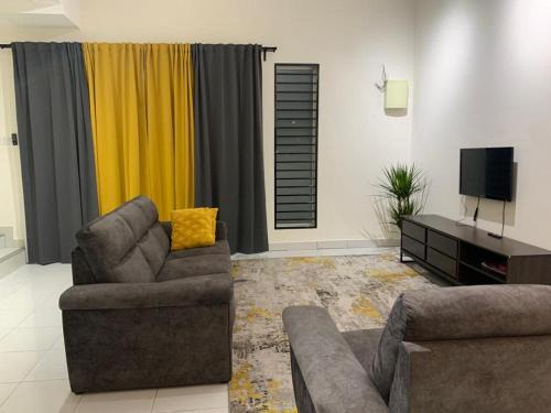 Lumut House | Guest Rated 9.3: Juwita&Arjuna Homestay for Families