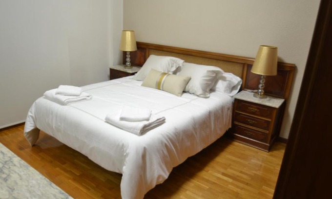 Logrono Apartment | Discover JV40 TURISMO: Family-Friendly Getaway with High Ratings