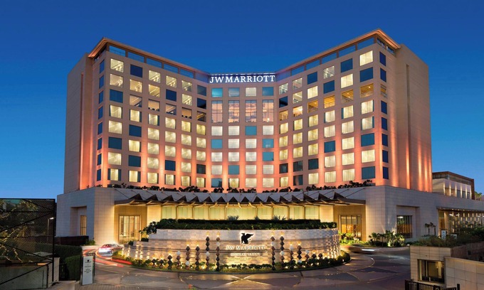 Mumbai Hotel | Elegant Getaway at JW Marriott Mumbai Sahar - 5 Star Retreat