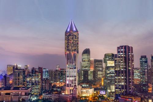 Downtown Shanghai Hotel | Elegant JW Marriott Shanghai with Ocean View & Pool Access
