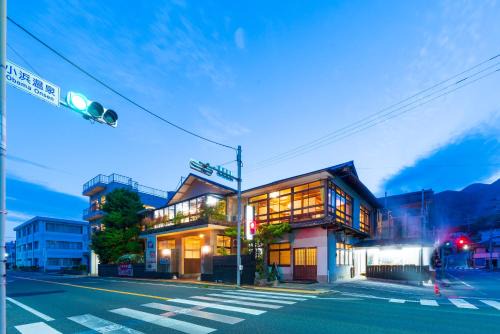 Obama Onsen Hotel | Family-Friendly Jyokiya with Kitchen & Hot Tub Amenities