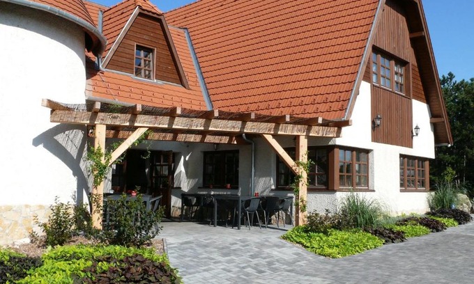 Veszprem Bed & Breakfast | Guest Rated 9/10 at Kádárta Vendéglő Panzió with Kitchen