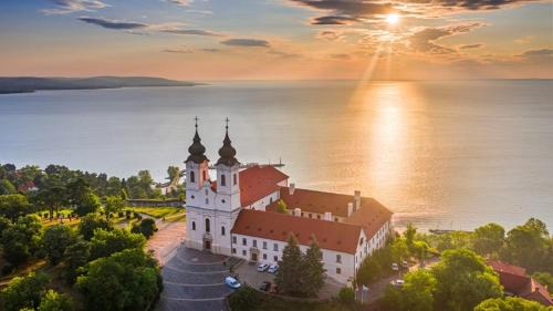 Koveskal House | Kál Köve Vendégház és Bortéka