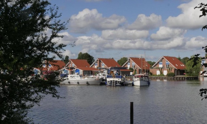 Weener Apartment | Discover Käptn's Koje: Family-Friendly with 9.5/10 Rating