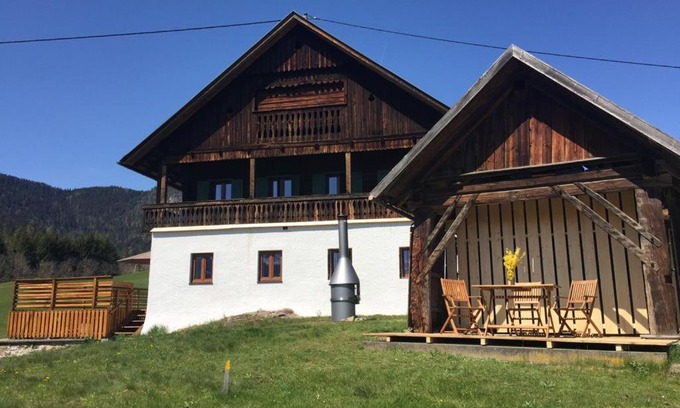 Kotschach-Mauthen Apartment | Experience Kärntner Bauernhaus with Panoramic Views