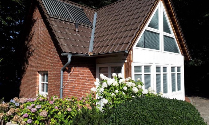 Loxstedt House | Discover Kühlhouse: Pet-Friendly Retreat with 9/10 Rating