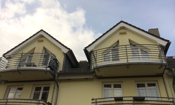 Ostseebad Ahrenshoop Apartment | Discover Künstlerkolonie Ahrenshoop: Family-Friendly Retreat